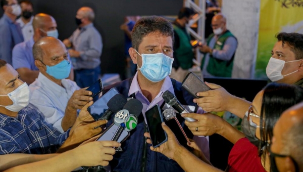 Em semana do aniversário de Rodrigues Alves, Gladson assina ordens de serviços e transforma cidade em centro de atendimentos do Estado